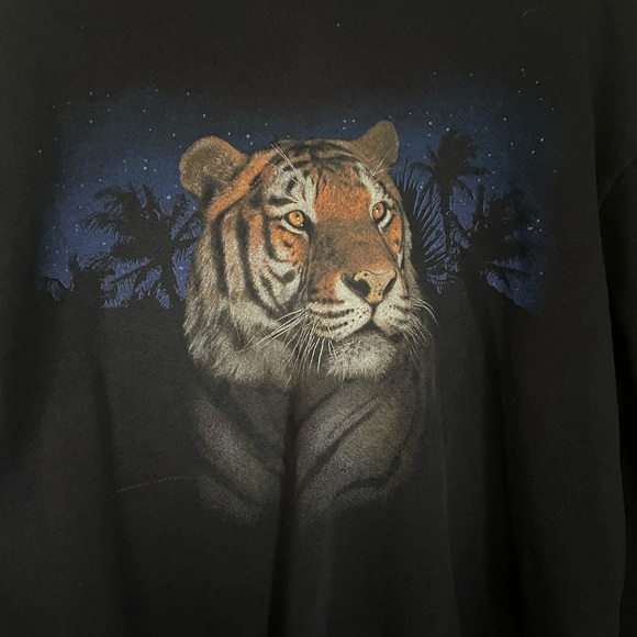 Rare VTG Lee Black Tiger Double sided Graphic Sweatshirt Sz L - Picture 2 of 7